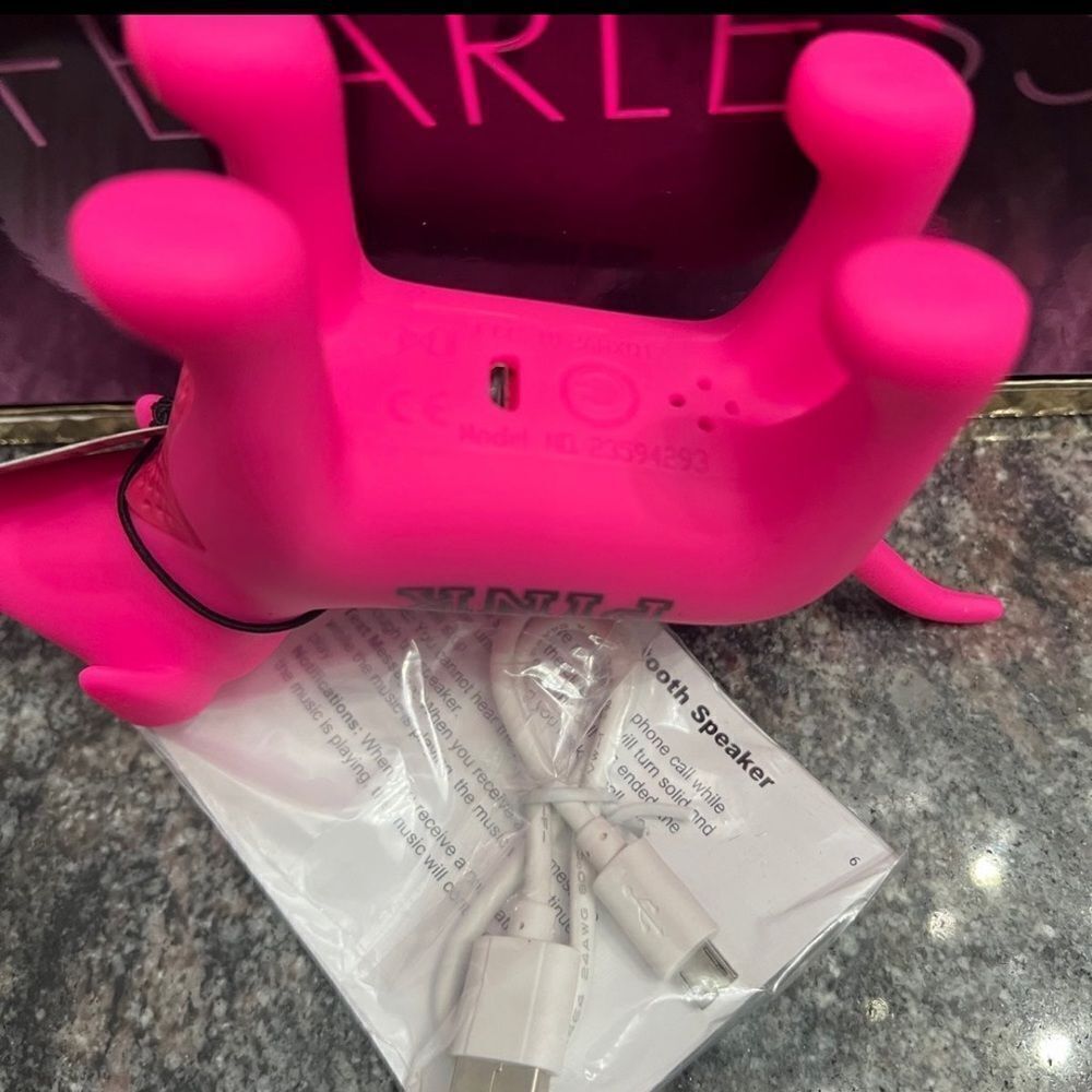 Victoria's Secret Pink Mini Dog Bluetooth speaker New - Picture 5 of 8